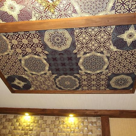 Delphin Guest House บิชเคก ภายนอก รูปภาพ
