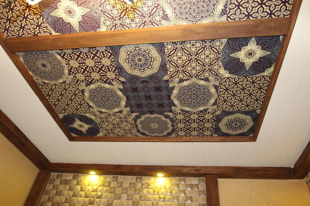 Delphin Guest House บิชเคก ภายนอก รูปภาพ
