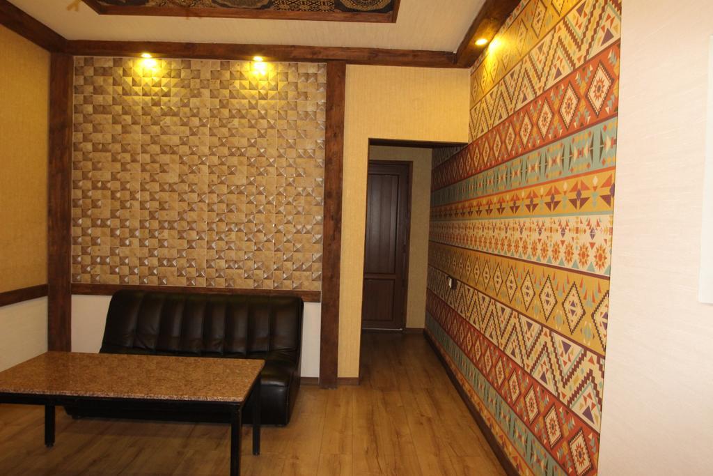 Delphin Guest House บิชเคก ภายนอก รูปภาพ